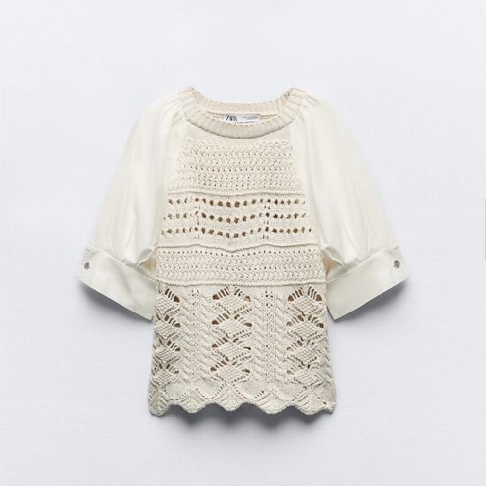 ZARA CONTRASTING SLEEVE KNIT SWEATER
ECRU. Size Medium